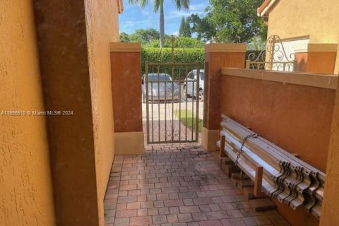 Townhouse in Dania Beach, Florida 3 bedrooms, 129.23 sq.m. № 1357113 - photo 25