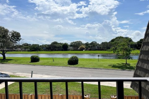 Adosado en alquiler en West Palm Beach, Florida, 2 dormitorios, 114.83 m2 № 1357015 - foto 17