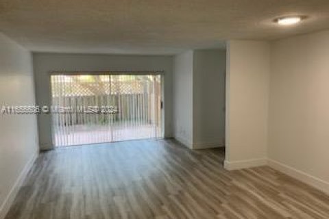 Copropriété à vendre à Doral, Floride: 2 chambres, 98.48 m2 № 1357014 - photo 3