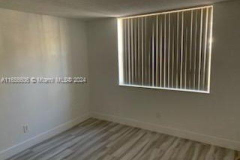 Condo in Doral, Florida, 2 bedrooms  № 1357014 - photo 16