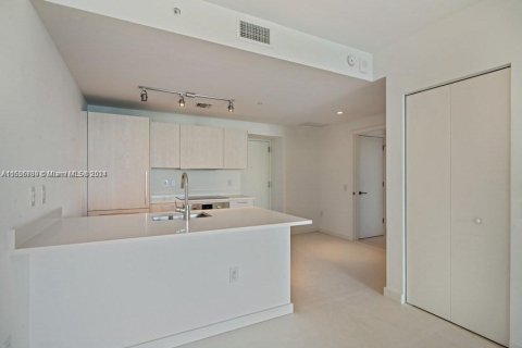 Condo in Miami, Florida, 1 bedroom  № 1357059 - photo 6