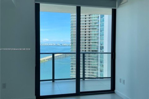 Condo in Miami, Florida, 1 bedroom  № 1357059 - photo 26