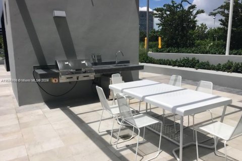 Condominio en alquiler en Miami, Florida, 1 dormitorio, 57.79 m2 № 1357059 - foto 10