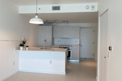 Condominio en alquiler en Miami, Florida, 1 dormitorio, 57.79 m2 № 1357059 - foto 24