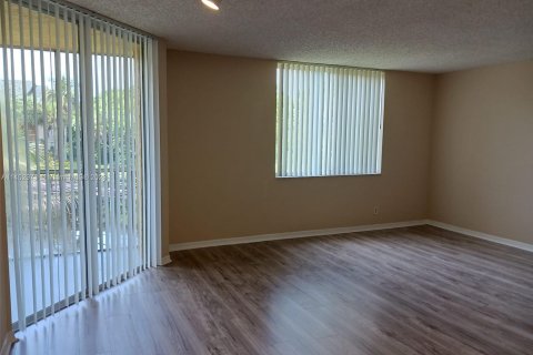 Condominio en venta en Pompano Beach, Florida, 1 dormitorio, 76.18 m2 № 718033 - foto 5
