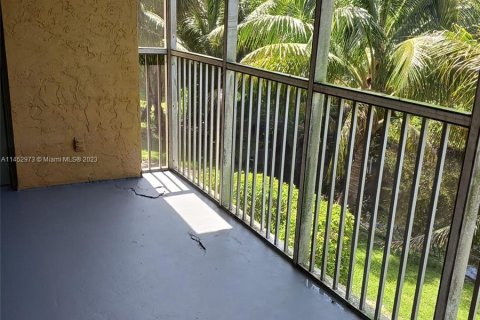 Condominio en venta en Pompano Beach, Florida, 1 dormitorio, 76.18 m2 № 718033 - foto 4