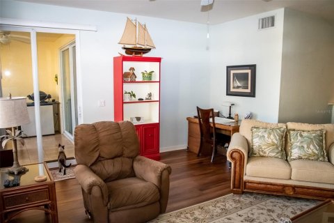 Condo in Punta Gorda, Florida, 2 bedrooms  № 1317549 - photo 12