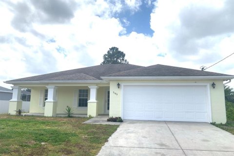 House in Lehigh Acres, Florida 3 bedrooms, 136.75 sq.m. № 1287146 - photo 1