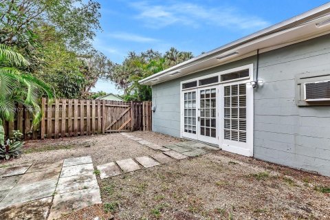 Villa ou maison à louer à Fort Lauderdale, Floride: 2 chambres, 74.14 m2 № 1351935 - photo 28