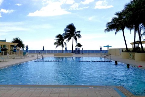 Condominio en alquiler en Hollywood, Florida, 44.78 m2 № 1351937 - foto 28