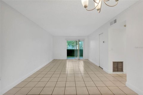 Condominio en venta en Altamonte Springs, Florida, 2 dormitorios, 83.33 m2 № 1396690 - foto 5