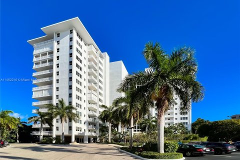 Condominio en venta en Key Biscayne, Florida, 2 dormitorios, 125.42 m2 № 749938 - foto 1