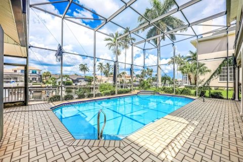 Villa ou maison à vendre à Cape Coral, Floride: 3 chambres, 308.53 m2 № 1342974 - photo 20