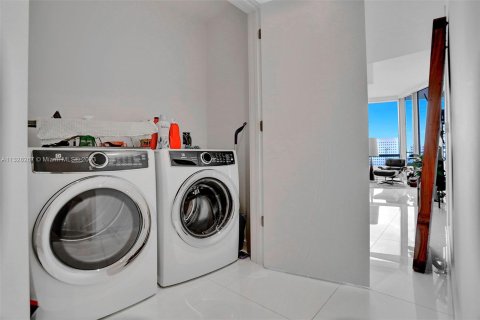 Condominio en venta en Miami, Florida, 1 dormitorio, 108.6 m2 № 276198 - foto 28