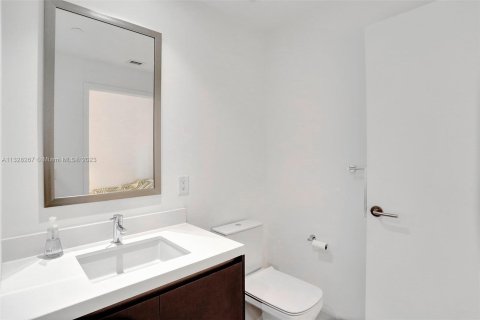 Condominio en venta en Miami, Florida, 1 dormitorio, 108.6 m2 № 276198 - foto 25
