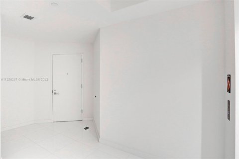 Condominio en venta en Miami, Florida, 1 dormitorio, 108.6 m2 № 276198 - foto 27