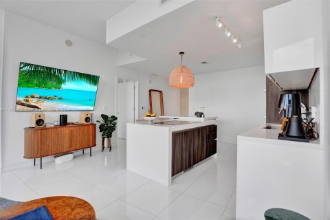 Copropriété à vendre à Miami, Floride: 1 chambre, 108.6 m2 № 276198 - photo 10
