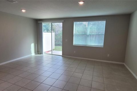 Townhouse in Brandon, Florida 3 bedrooms, 141.68 sq.m. № 931153 - photo 9
