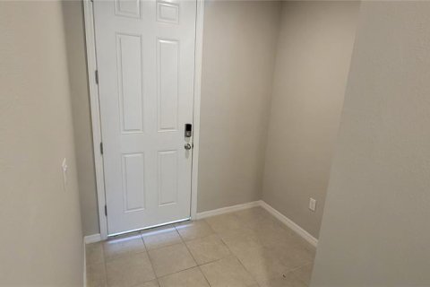 Townhouse in Brandon, Florida 3 bedrooms, 141.68 sq.m. № 931153 - photo 2