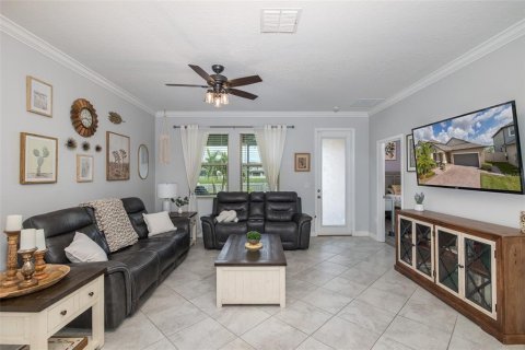 Villa ou maison à vendre à New Port Richey, Floride: 4 chambres, 191.47 m2 № 1315367 - photo 8