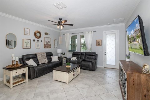 Casa en venta en New Port Richey, Florida, 4 dormitorios, 191.47 m2 № 1315367 - foto 9