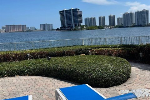 Condominio en venta en Aventura, Florida, 2 dormitorios, 101.36 m2 № 1140964 - foto 9