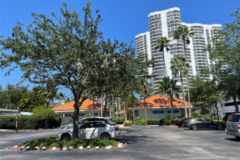 Condo in Aventura, Florida, 2 bedrooms  № 1140964 - photo 2