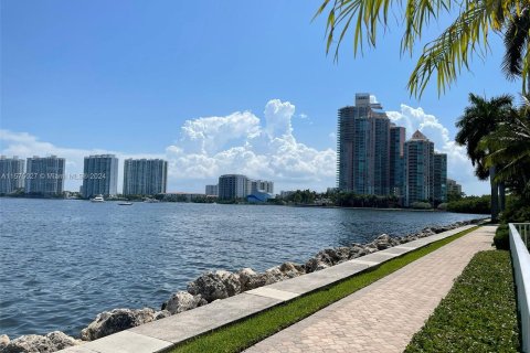 Condo in Aventura, Florida, 2 bedrooms  № 1140964 - photo 6