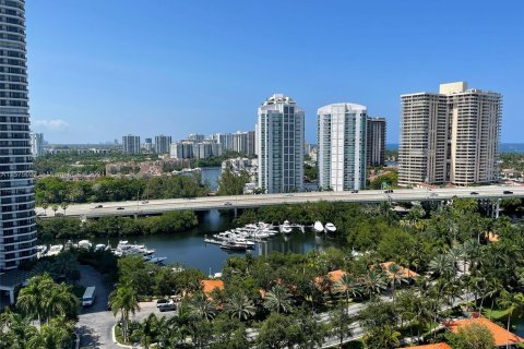 Condo in Aventura, Florida, 2 bedrooms  № 1140964 - photo 1