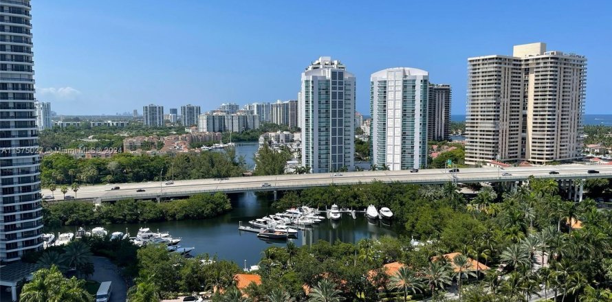 Condominio en Aventura, Florida, 2 dormitorios  № 1140964