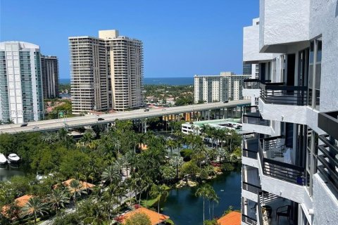 Condo in Aventura, Florida, 2 bedrooms  № 1140964 - photo 17