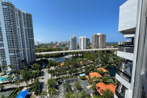 Condo in Aventura, Florida, 2 bedrooms  № 1140964 - photo 13