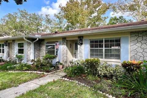 Condo in Palm Harbor, Florida, 2 bedrooms  № 1386627 - photo 2