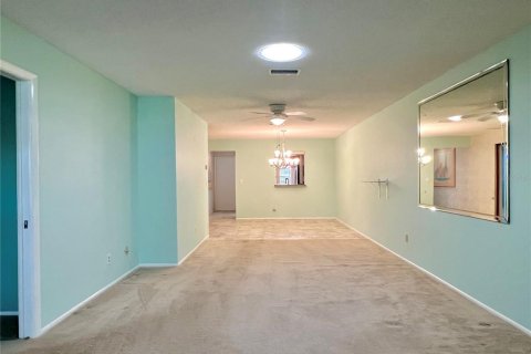 Condo in Palm Harbor, Florida, 2 bedrooms  № 1386627 - photo 8