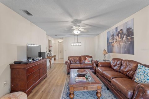 Condo in Kissimmee, Florida, 2 bedrooms  № 1254328 - photo 8