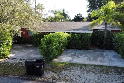 Propiedad comercial en venta en Fort Lauderdale, Florida, 140.47 m2 № 949663 - foto 6