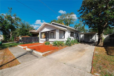 House in Tampa, Florida 4 bedrooms, 141.21 sq.m. № 1436280 - photo 6