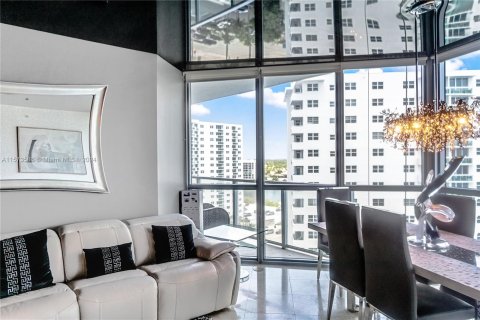 Condo in Hollywood, Florida, 3 bedrooms  № 1135811 - photo 6