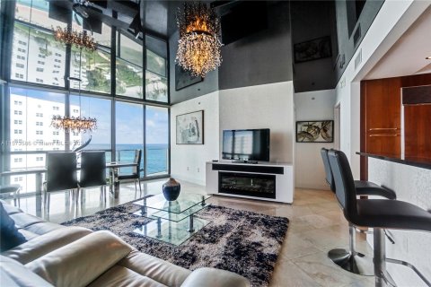 Condominio en venta en Hollywood, Florida, 3 dormitorios, 196.49 m2 № 1135811 - foto 4