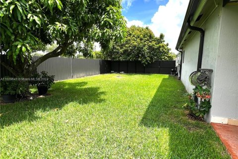 Casa en venta en Homestead, Florida, 4 dormitorios, 157.19 m2 № 1233203 - foto 25