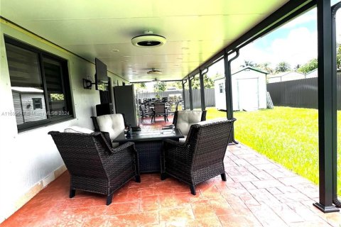 Casa en venta en Homestead, Florida, 4 dormitorios, 157.19 m2 № 1233203 - foto 26