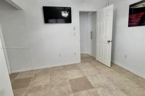 Casa en venta en Homestead, Florida, 4 dormitorios, 157.19 m2 № 1233203 - foto 4