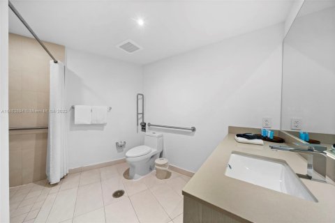 Condo in Hollywood, Florida, 2 bedrooms  № 832379 - photo 25