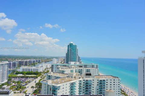 Condominio en alquiler en Hollywood, Florida, 2 dormitorios, 104.89 m2 № 832379 - foto 2