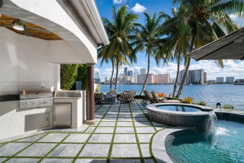 Villa ou maison à vendre à Aventura, Floride: 6 chambres, 587.24 m2 № 1078731 - photo 3
