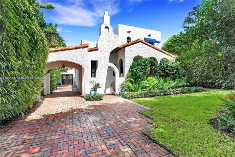 Villa ou maison à vendre à Coral Gables, Floride: 5 chambres, 199.74 m2 № 1377128 - photo 1