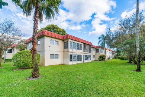 Condo in Delray Beach, Florida, 2 bedrooms  № 1017001 - photo 2