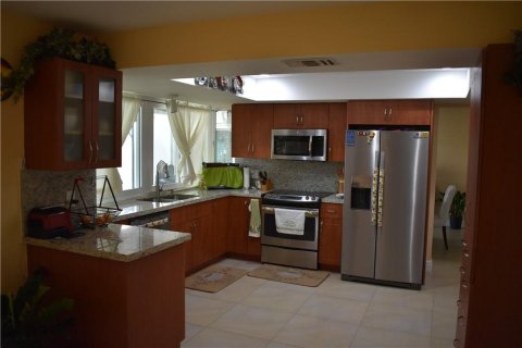 Casa en venta en Hollywood, Florida, 4 dormitorios, 195.93 m2 № 1116664 - foto 25