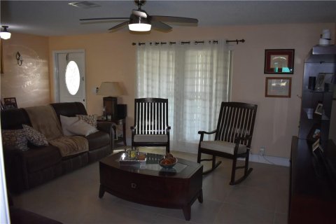 House in Hollywood, Florida 4 bedrooms, 195.93 sq.m. № 1116664 - photo 21