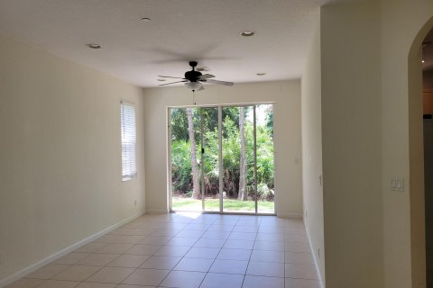 Townhouse in Stuart, Florida 4 bedrooms, 157.84 sq.m. № 1224595 - photo 15